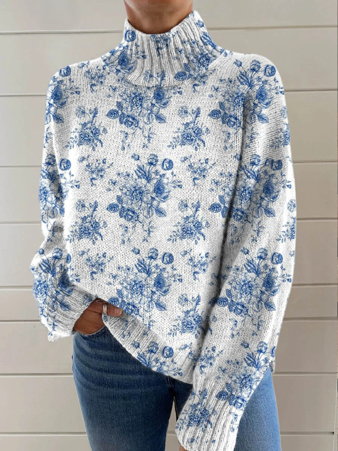 RUBY™ - ELEGANT FLORAL TURTLENECK SWEATER