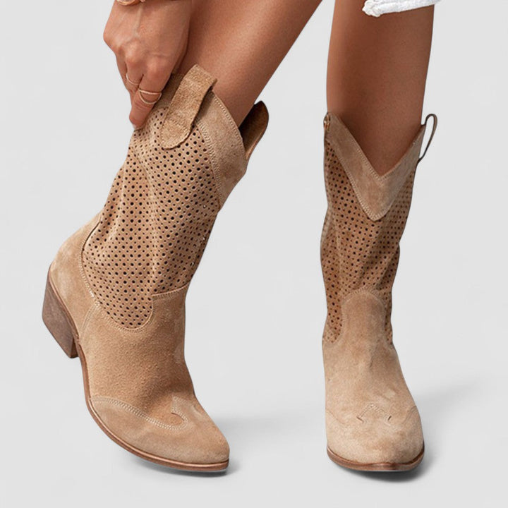 QUINN™ - ELEGANT PERFORATED WESTERN BOOTS